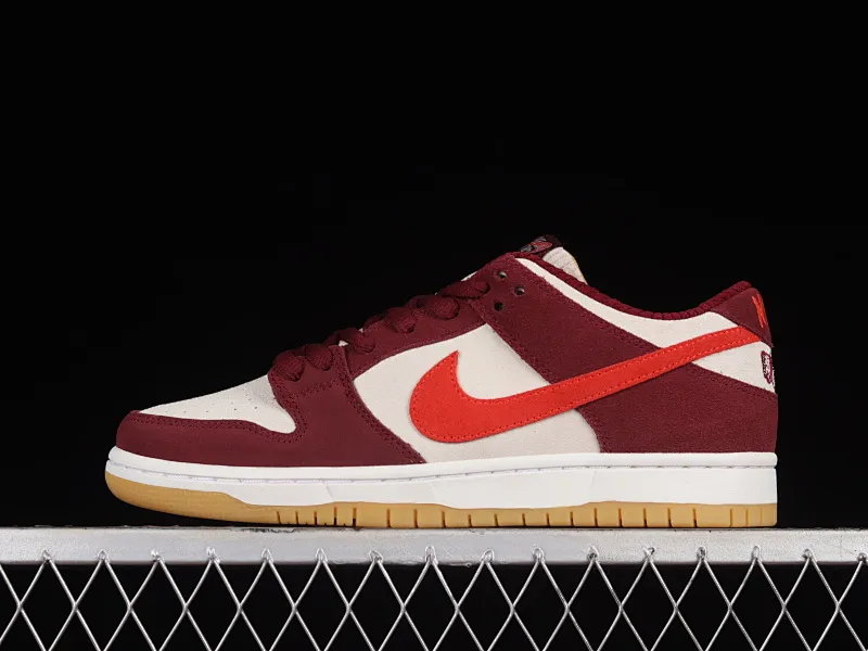 All categories Nk SB Dunk Series Nk SB Dunk Low Low-top sneakers M version Skate Like a Girl x Nk SB Dunk Low joint model Strawberry Bear SB low-top casual sports skateboard shoes DX4589-600